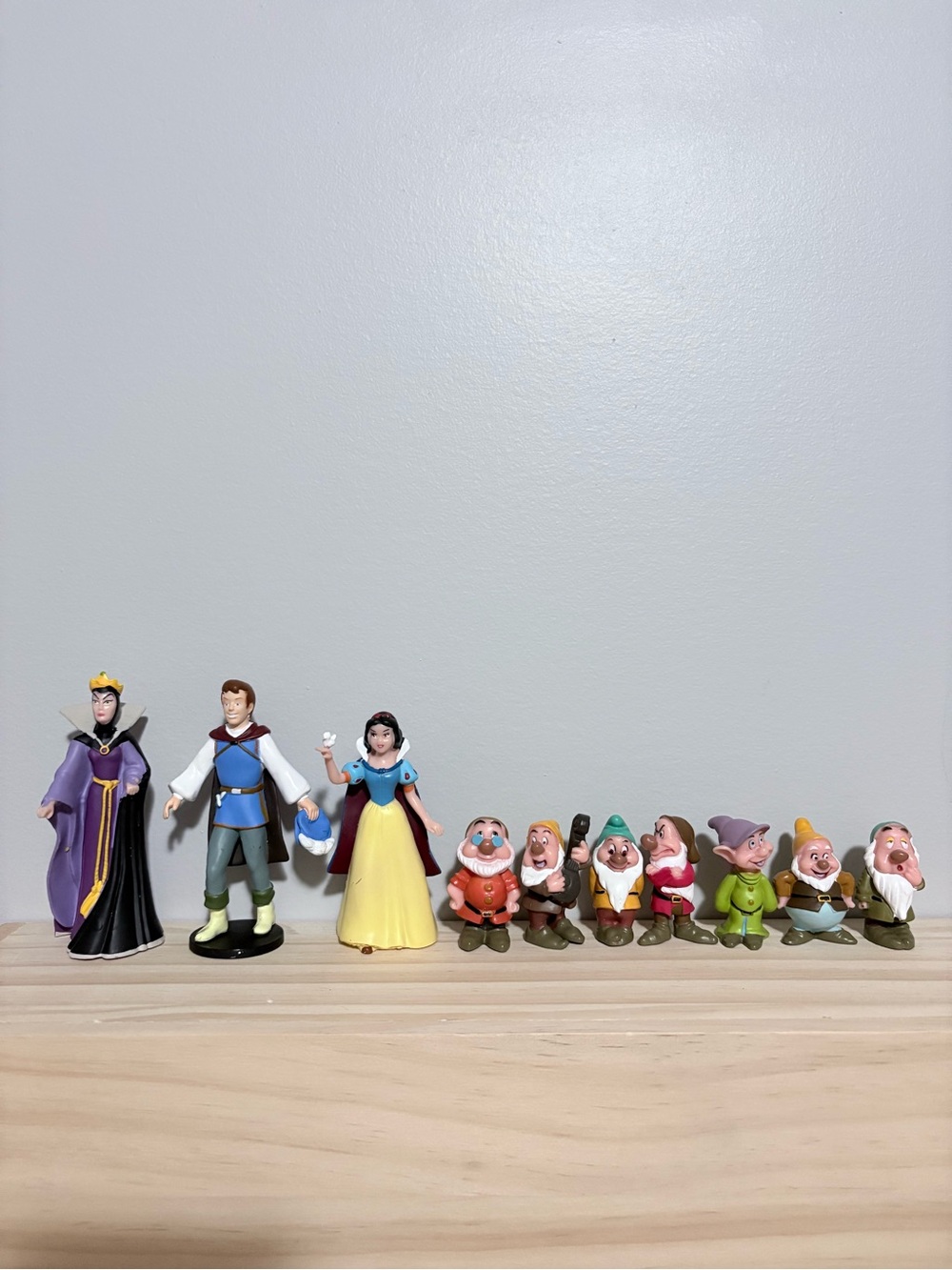 Disney Snow White & Seven Dwarfs Figurine Set